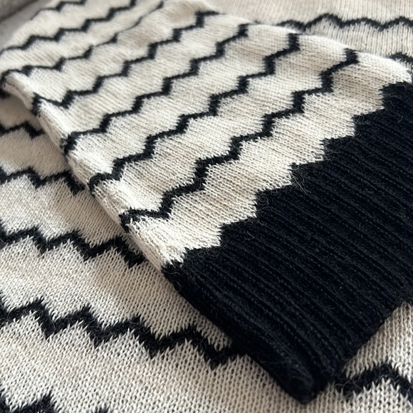 St. ROCHE vintage pullover, Sz small - Picture 8 of 8